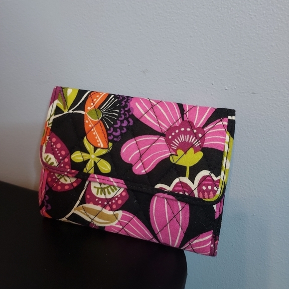 Vera Bradley Trifold Wallet Snap Close Zip Pocket Back - Picture 1 of 6
